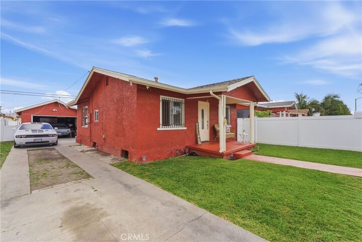 Property Photo:  723 E 110th  CA 90059 