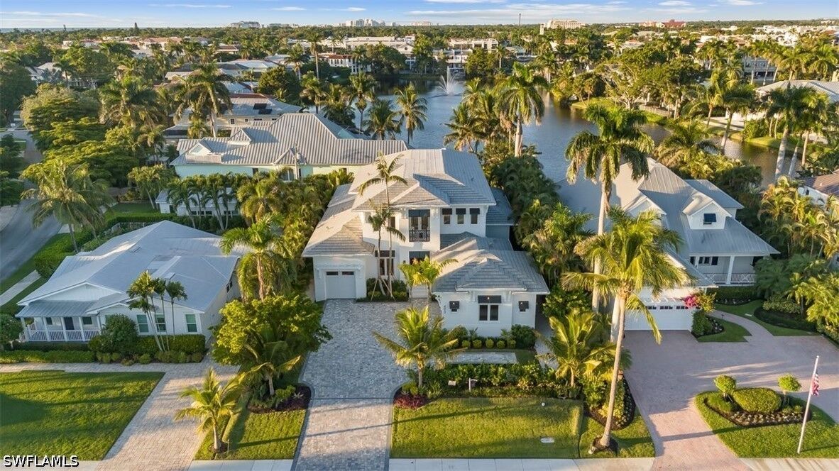 Property Photo:  493 8th Avenue S  FL 34102 