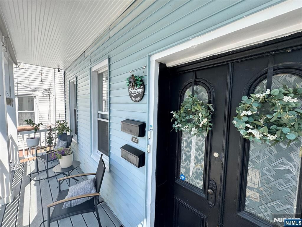 Property Photo:  24 Pamrapo Avenue 1  NJ 07305 