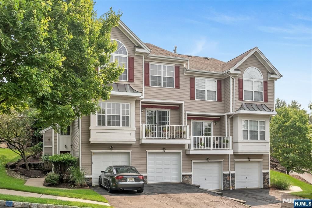 Property Photo:  114 Ridge Drive  NJ 07442 