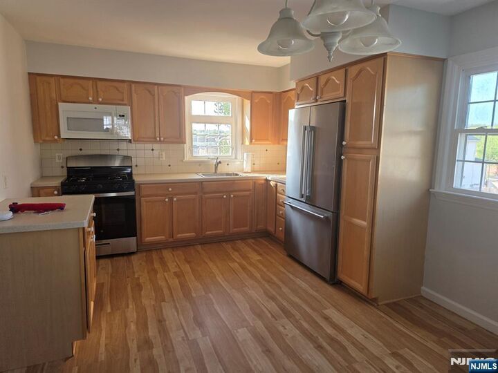 Property Photo:  633 10th Street 2  NJ 07071 