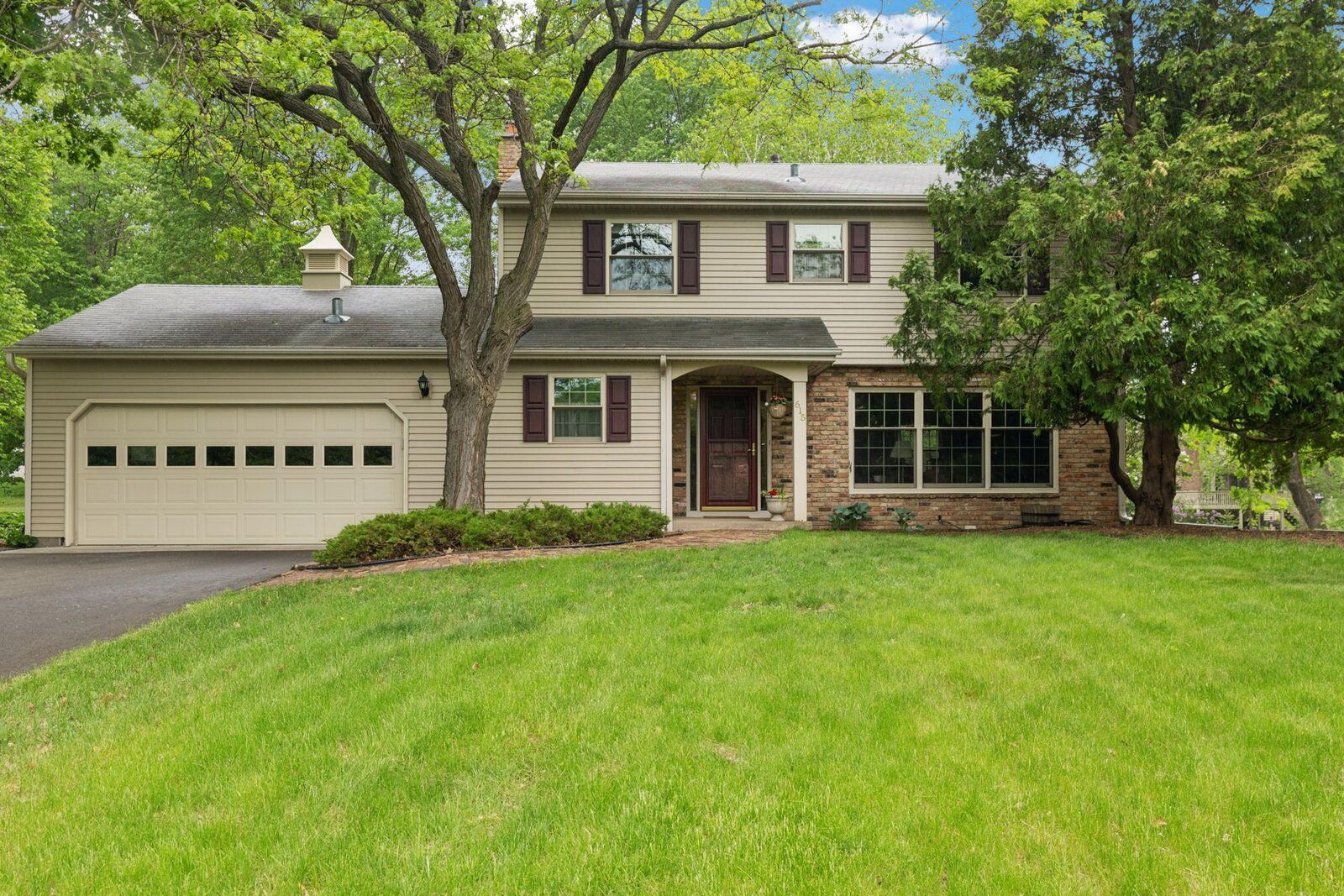 Property Photo:  615 Narcissus Lane N  MN 55447 