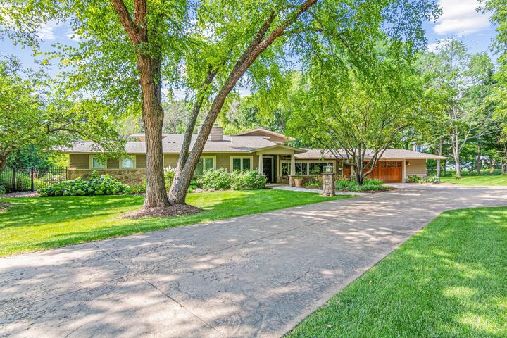 Property Photo:  2150 Crestview Drive  MN 55331 