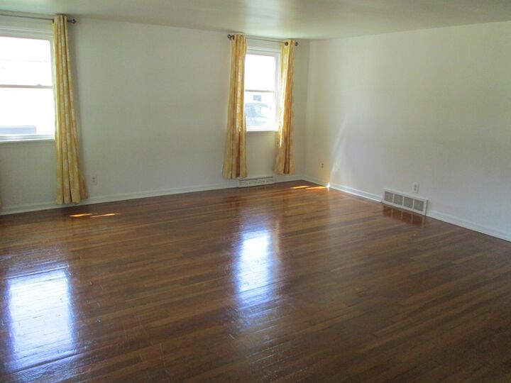 Property Photo: 507 E Sanders Street MO 63549