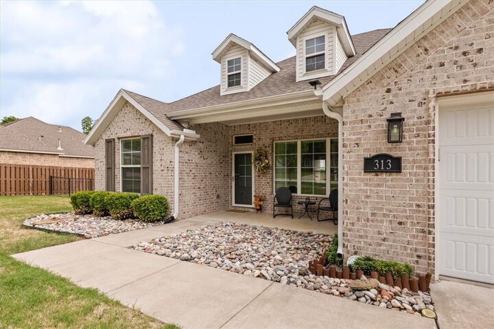 Property Photo:  313 W Bush Street  AR 72753 
