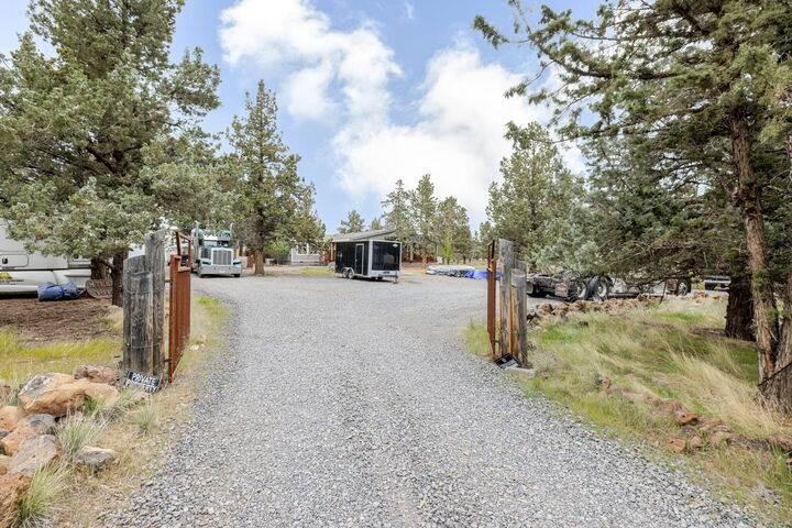 Property Photo:  10180 Nez Perce Drive  OR 97734 