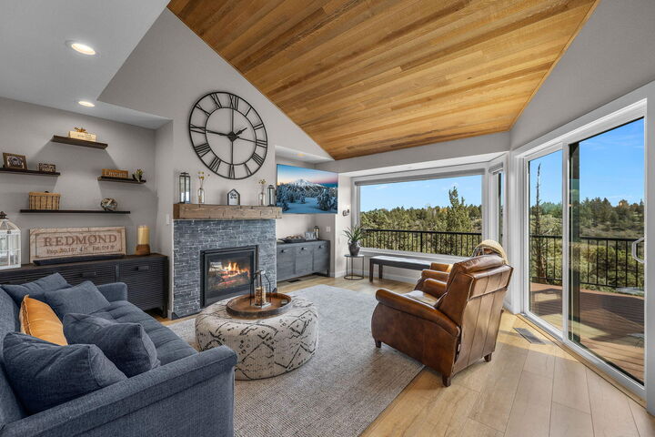 Property Photo:  1970 Redtail Hawk Drive  OR 97756 