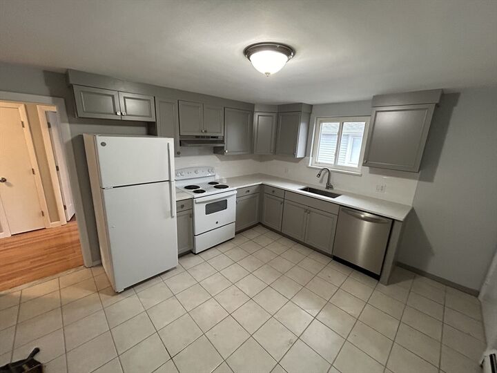 Property Photo:  52 Waltham Street 52  MA 02472 