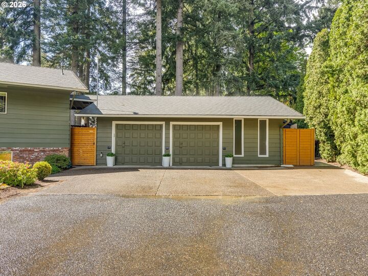 Property Photo:  2414 SE Bella Vista Rd  WA 98683 