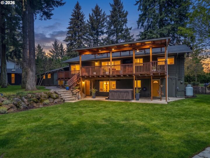 Property Photo: 2414 SE Bella Vista Rd WA 98683