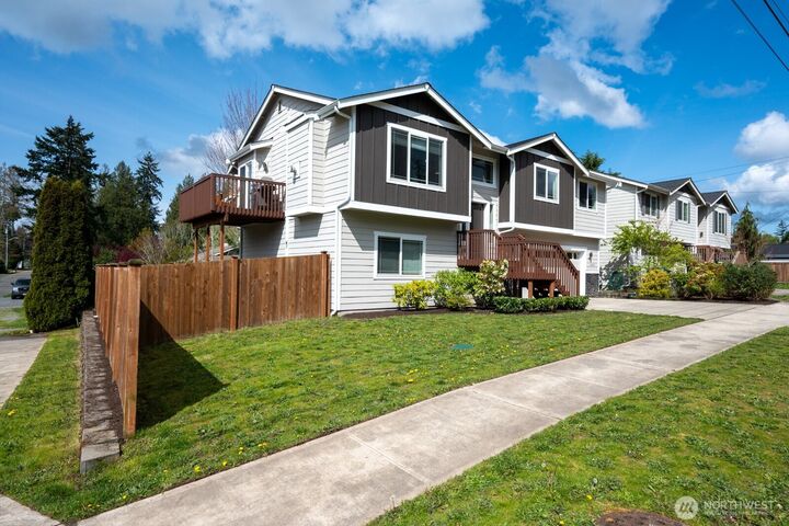 Property Photo:  14605  20th Avenue NE  WA 98155 