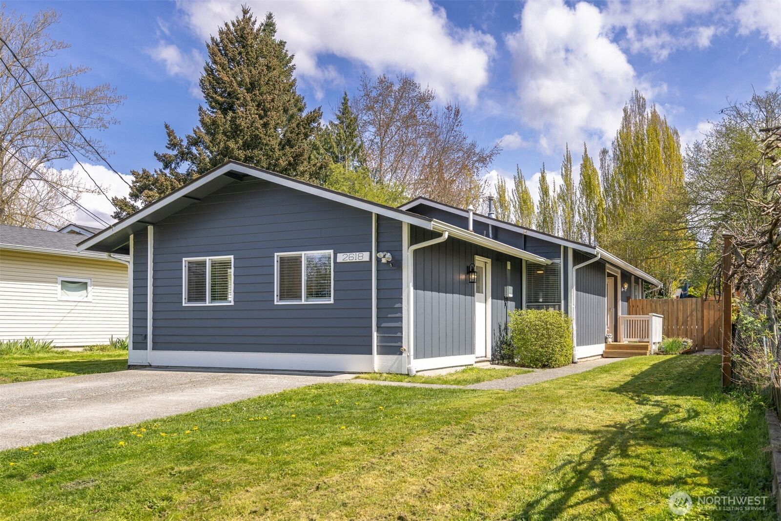 Property Photo:  2618  Superior Street  WA 98226 