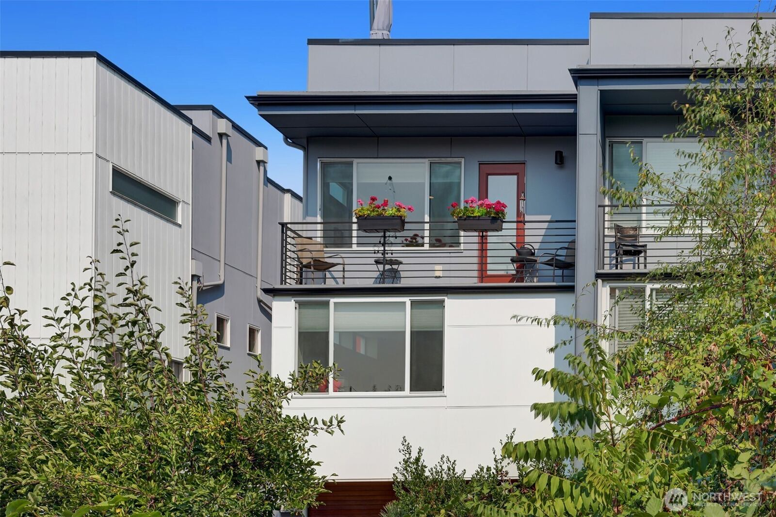 Property Photo:  3660  Courtland Place S  WA 98144 