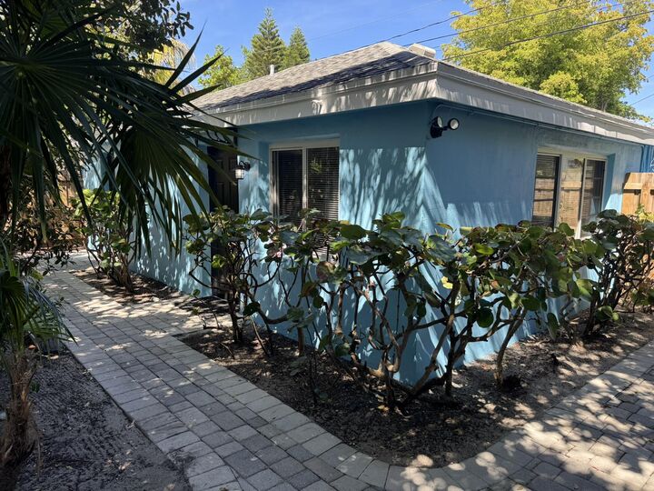 Property Photo:  920 N L Street 2  FL 33460 