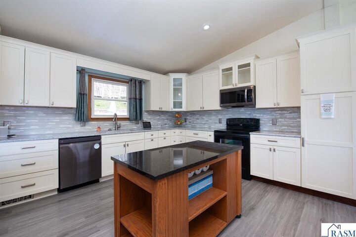 Property Photo:  492 Marvin Boulevard  MN 56003 