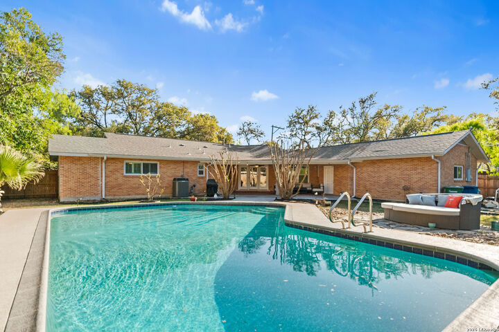Property Photo:  203 Laramie Dr  TX 78209 