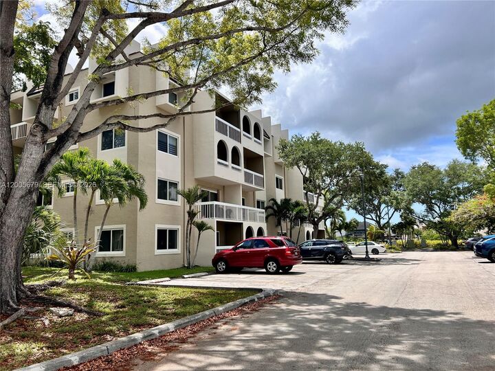 Property Photo:  7740 Camino Real G404  FL 33143 