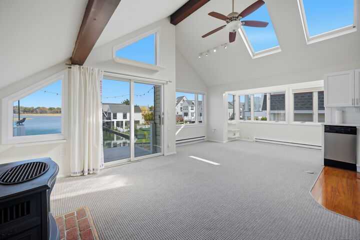 Property Photo:  205 Hillspoint Road 2nd Floor  CT 06880 