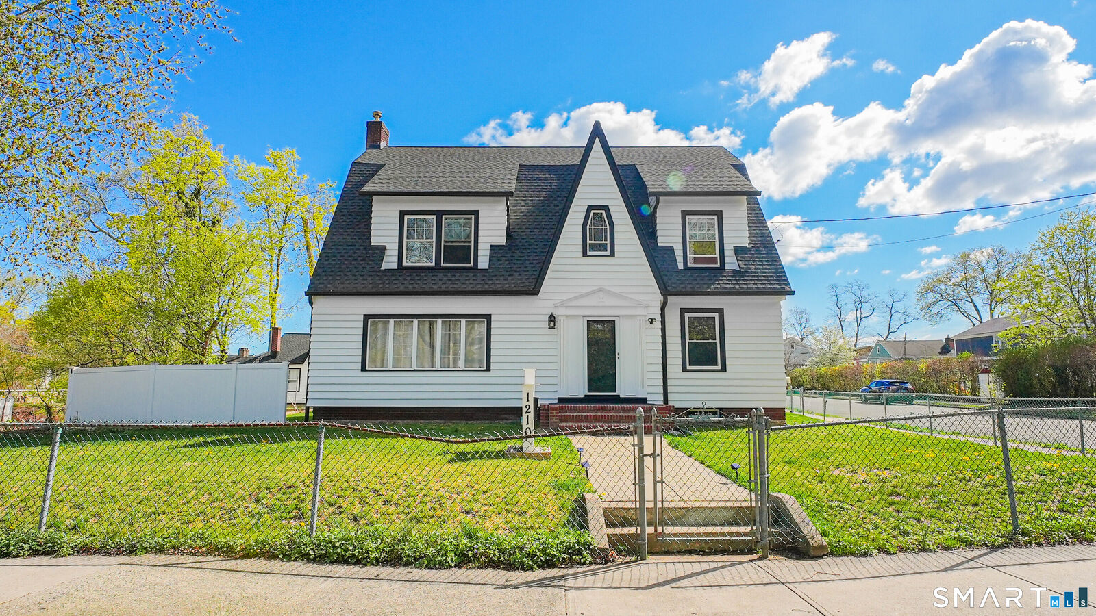 Property Photo: 1210 Laurel Avenue CT 06604