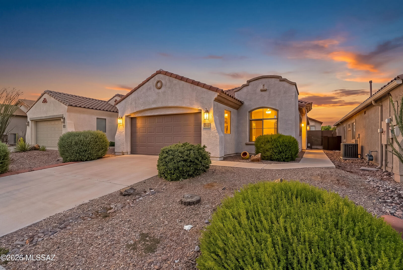 Property Photo:  468 W Calle Media Luz  AZ 85629 