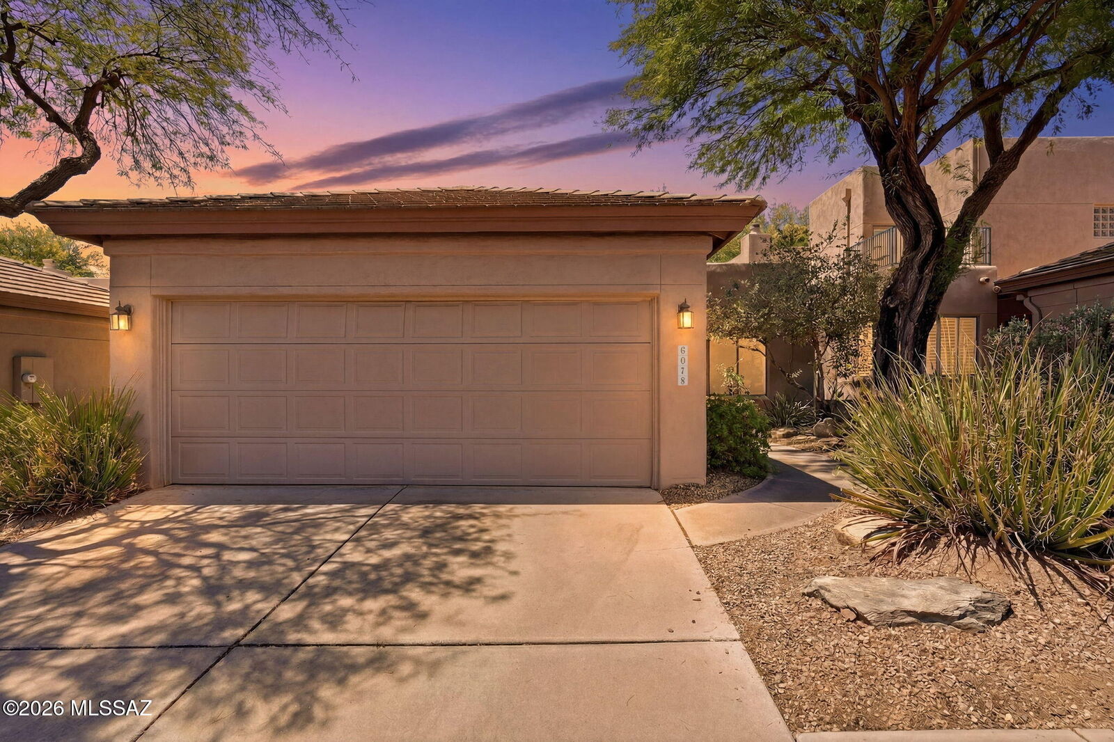 Property Photo: 6078 N Running Deer Ci Circle N AZ 85750