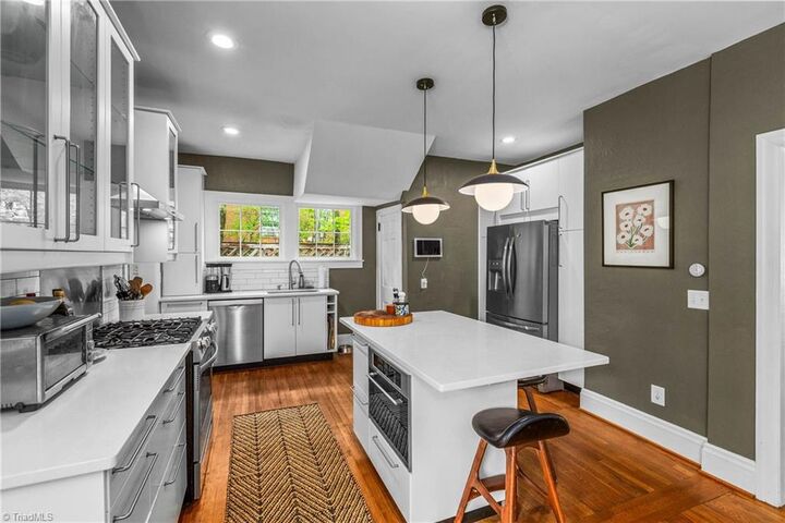 Property Photo:  1700 Lynwood Avenue  NC 27104 