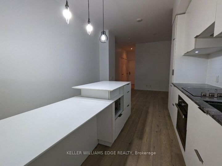 Property Photo: 5 St. Joseph Street 315 ON M4Y 1Z3