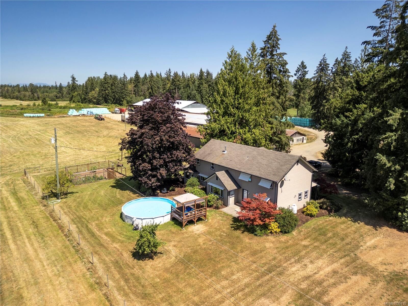 Property Photo: 2332 Endall Rd BC V9J 1G7