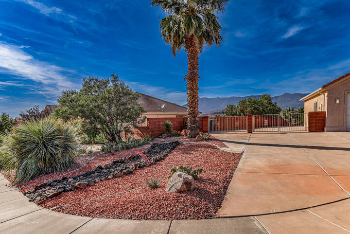 Property Photo:  2654 W 320 N  UT 84737 