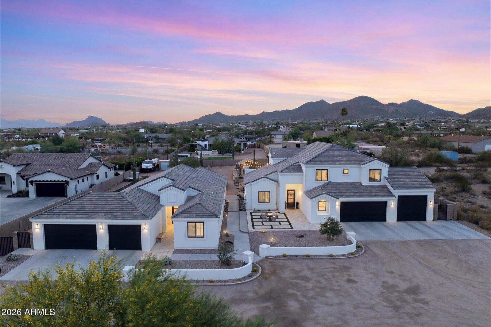 Property Photo: 8236 E Hermosa Vista Drive AZ 85207