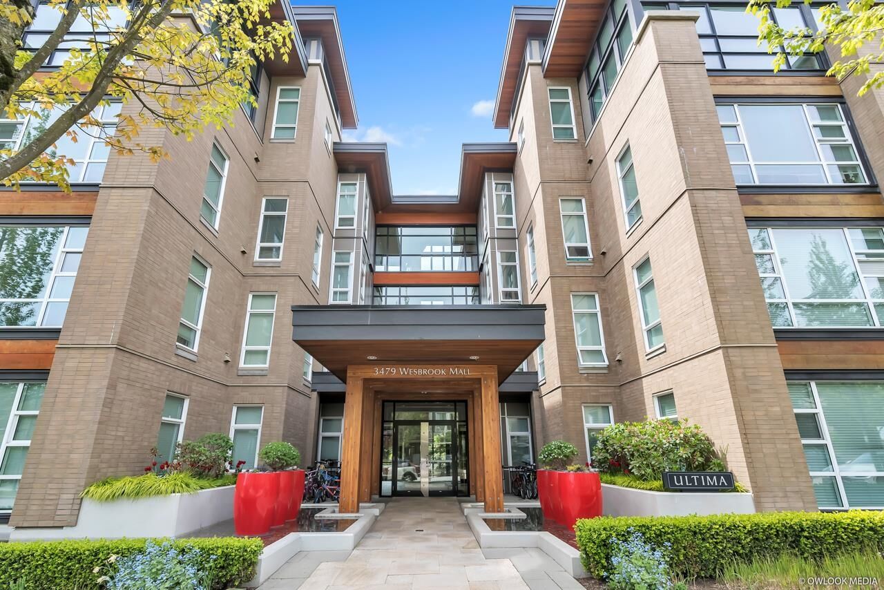 Property Photo: 3479 Wesbrook Mall Ph10 BC V6S 0B7