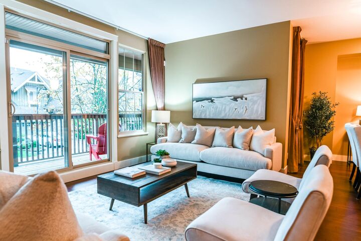 Photo de la propriété:  14208 36A Avenue  BC V4P 0C2 