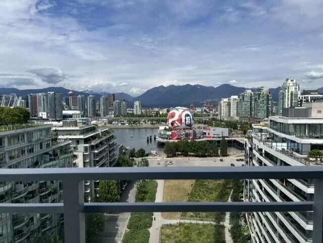 1708 Ontario Street 1606 — photo 1