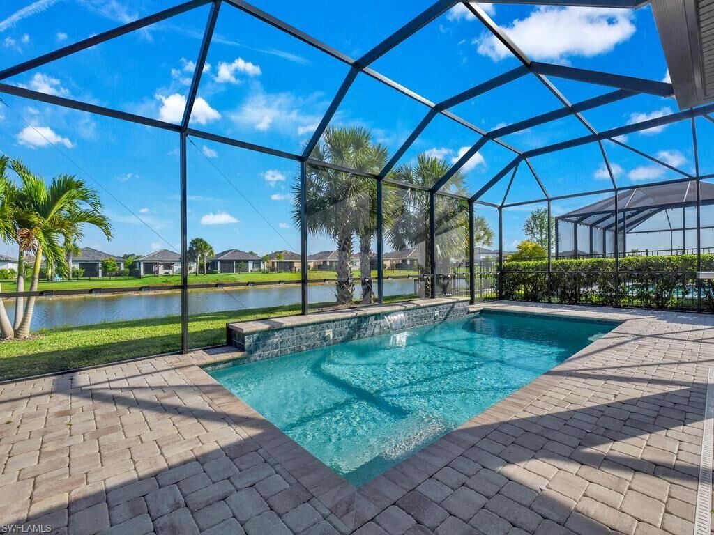 Property Photo: 16072 Palmetto Prairie Dr FL 33920