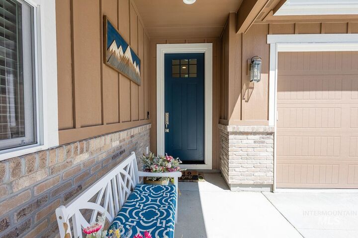 Property Photo:  2845 S Barnside Way  ID 83716 