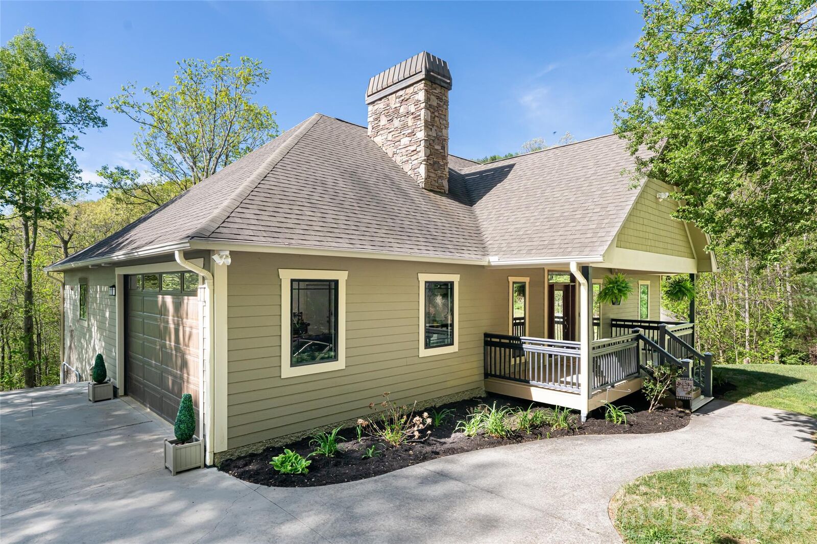Property Photo: 36 Snowshoe Drive NC 28803