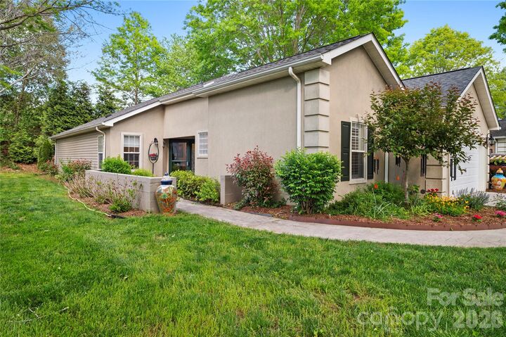 Property Photo:  75 Stonebridge Drive  NC 28805 