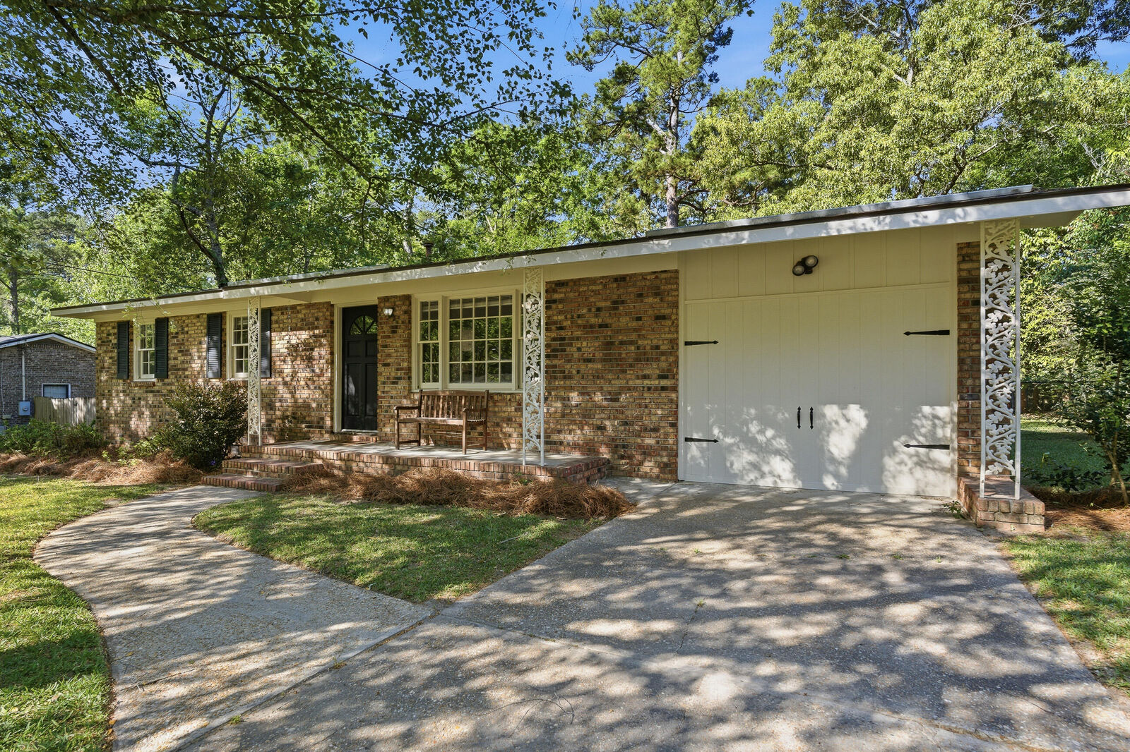 Property Photo:  411 Forest Circle  SC 29483 