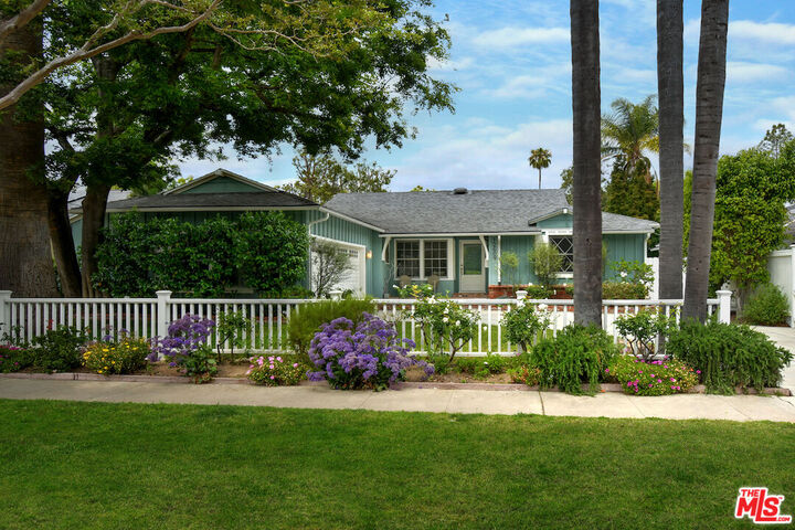 Property Photo:  12609 Milbank St  CA 91604 