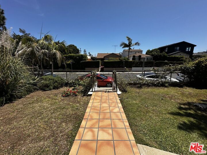 Property Photo:  863 Commonwealth Ave  CA 90291 