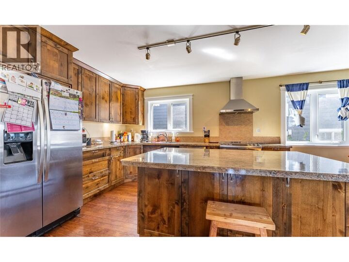 Property Photo:  902 Murdoch Street  BC V0B 1G4 