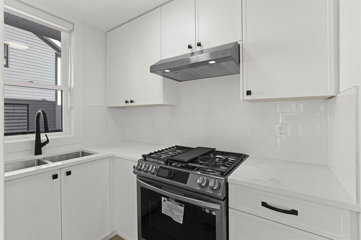 Property Photo:  12635 63 Avenue 37  BC V3X 1T9 