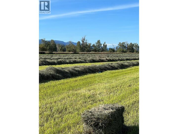 Property Photo: 5111 Dunn Lake Road BC V0E 1E0