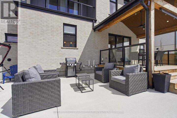 Property Photo:  7218 Silver Creek Circle  ON N6P 0G9 