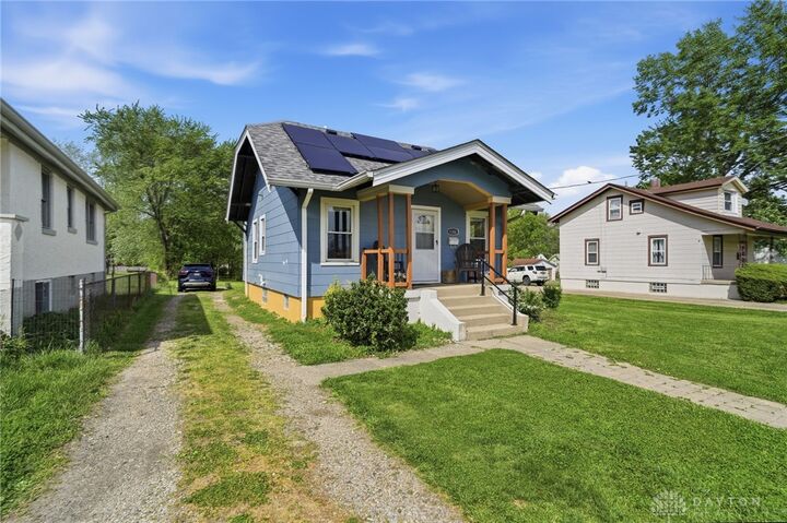 Property Photo:  1382 W Galbraith Road  OH 45231 