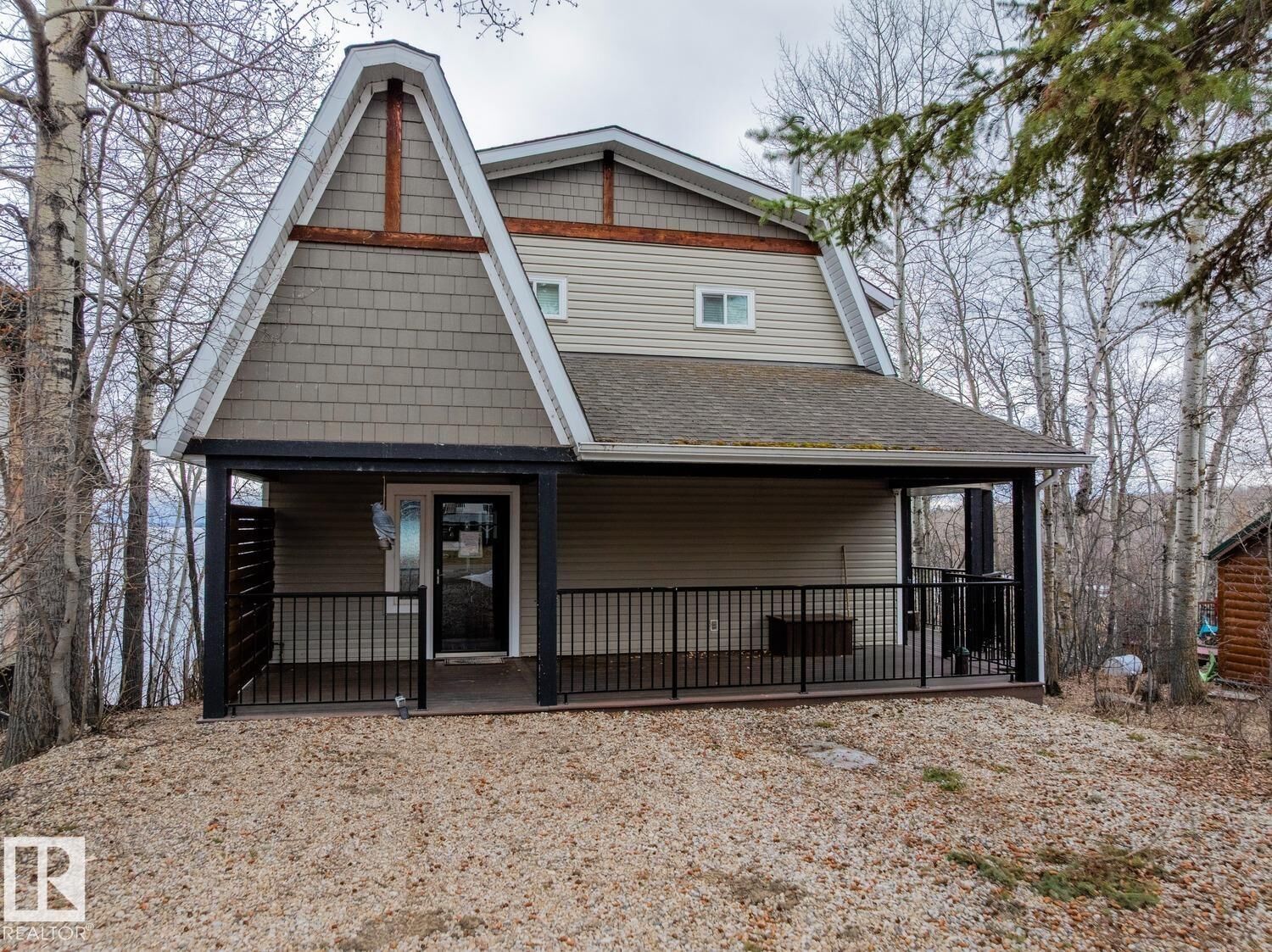 Property Photo:  14 Spruce Road  AB T0E 0X0 