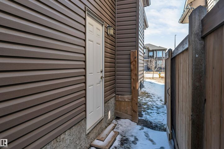 Property Photo:  1943 Adamson Terrace SW  AB T6W 1A8 