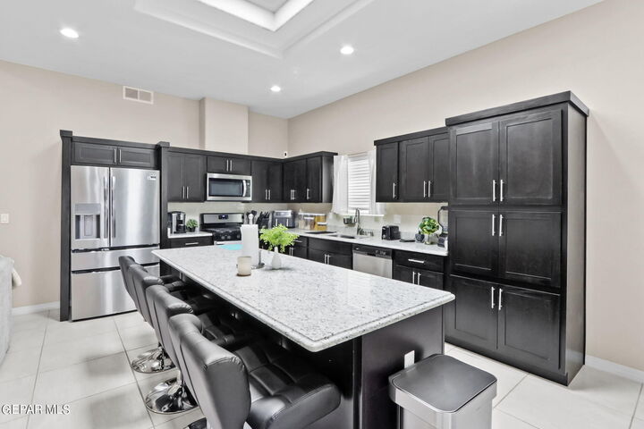 Property Photo:  629 Guy Myers Street  TX 79927 