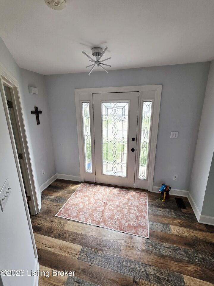 Property Photo:  11315 Top Walnut Loop  KY 40229 