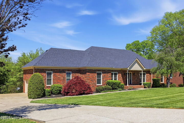 Property Photo:  1507 Colonial Ct  KY 40026 